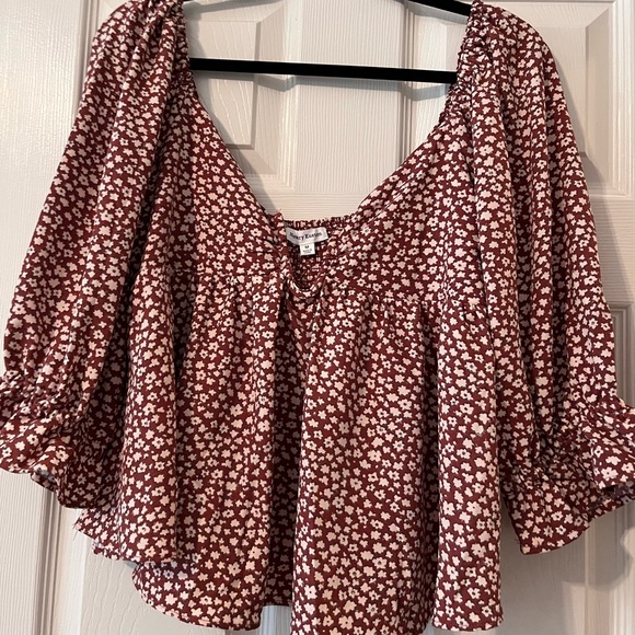 Newbury Kustom NWOT Floral Top - Picture 1 of 5